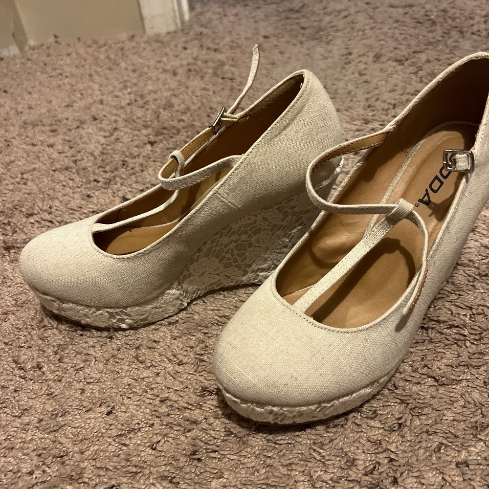 Lace wedges